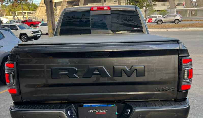 RAM 1500 CLASSIC NIGHT EDITION 2022 completo