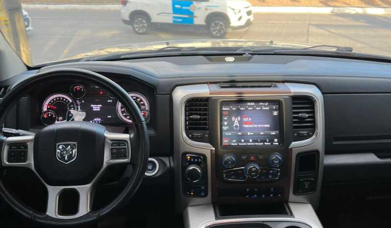 RAM 1500 CLASSIC NIGHT EDITION 2022 completo