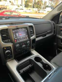 RAM 1500 CLASSIC NIGHT EDITION 2022 completo