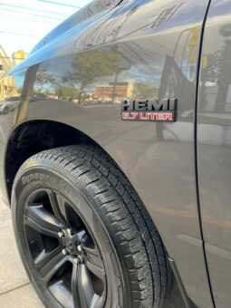 RAM 1500 CLASSIC NIGHT EDITION 2022 completo