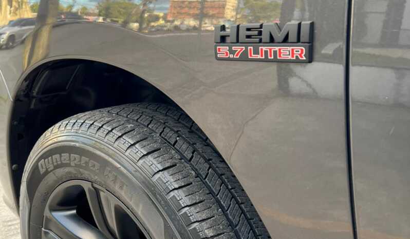 RAM 1500 CLASSIC NIGHT EDITION 2022 completo