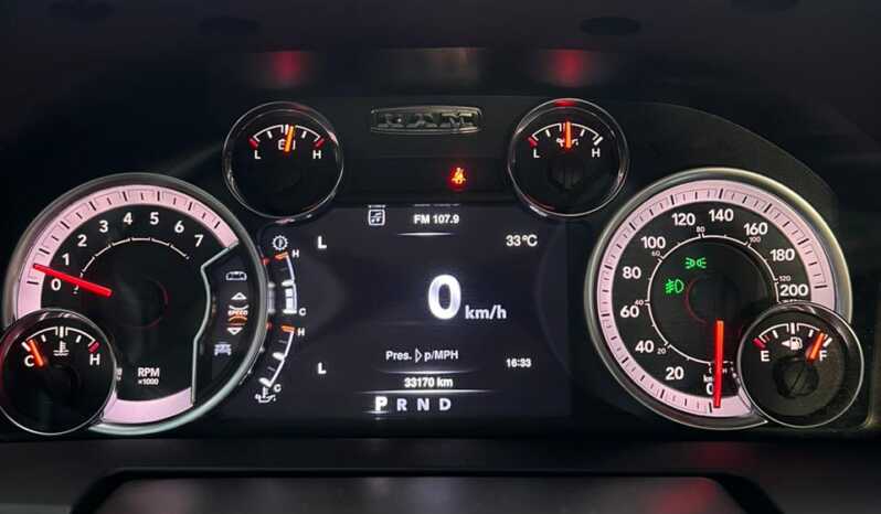 RAM 1500 CLASSIC NIGHT EDITION 2022 completo