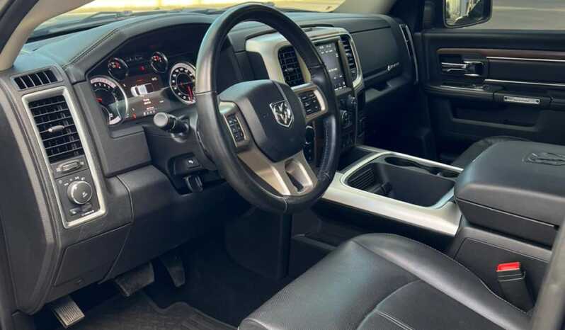 RAM 1500 CLASSIC NIGHT EDITION 2022 completo