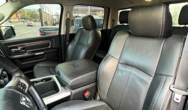 RAM 1500 CLASSIC NIGHT EDITION 2022 completo